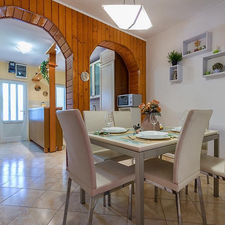 Holiday Villa Anna Primorski Dolac Luaran gambar