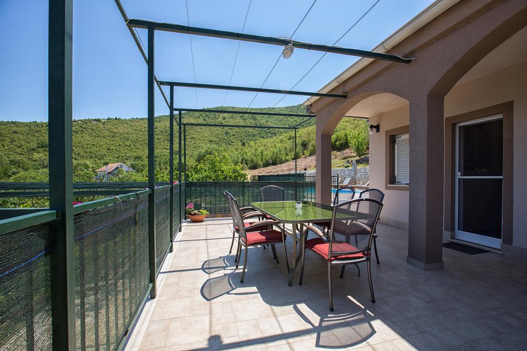 Holiday Villa Anna Primorski Dolac Luaran gambar