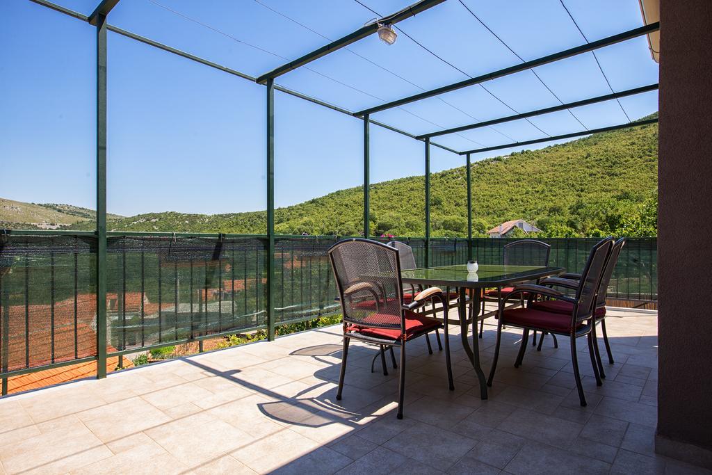 Holiday Villa Anna Primorski Dolac Luaran gambar